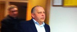 [VIDEO] Komornik Włodzimierz Hersztański z Kielc zeznawał pod przyrzeczeniem przed sądem. Czy mówił prawdę na rozprawie o celową dewastację licytowanego domu? I o pieniądzach na mercedesa?