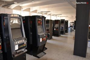 Zabezpieczyli nielegalne automaty do gier i blisko 400 tys. złotych